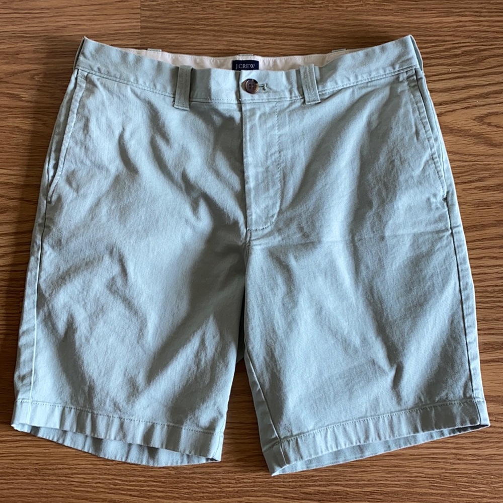 Jcrew 9” inseam 32 waist men’s short, mint green